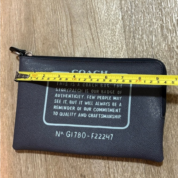 COACH LEATHER STORY PATCH POUCH - Picture 3 of 5